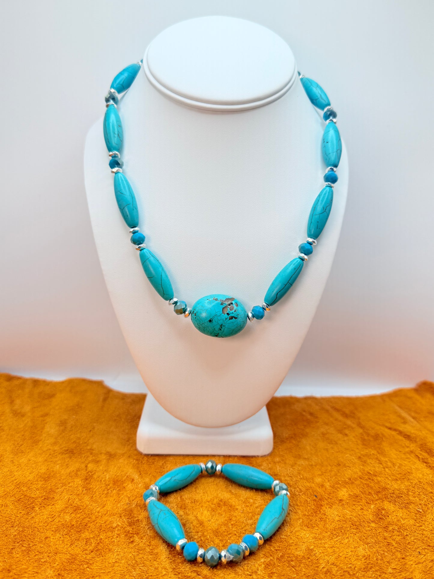 Turquoise Necklace & Bracelet Set