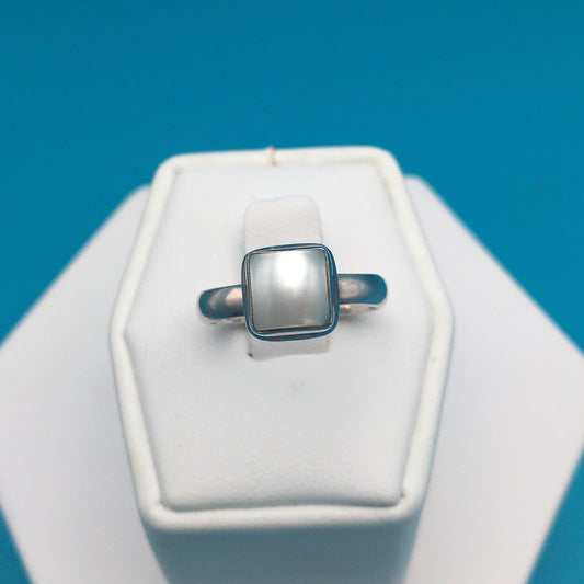 Fresh Water Pearl Sterling Silver Ring size 6