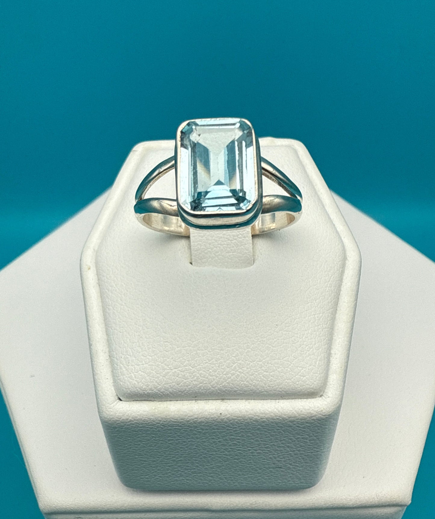 Blue Topaz Sterling Silver Ring size 7