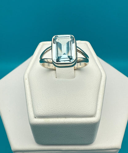 Blue Topaz Sterling Silver Ring size 7