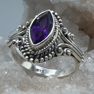 Antique Style Amethyst Ring Sterling Silver Size 6